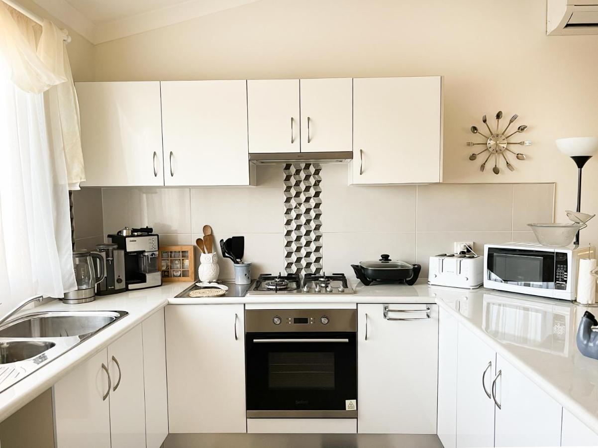 Bright & Beautiful Home On The Hills! Kelmscott Esterno foto