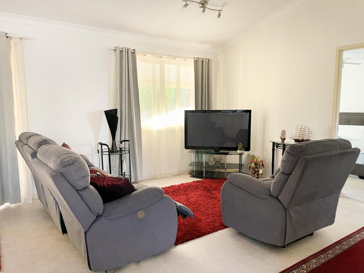Bright & Beautiful Home On The Hills! Kelmscott Esterno foto